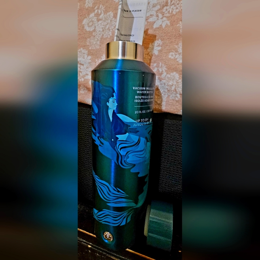 Starbucks NEW WT vacuum insolated water bottle